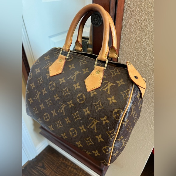 LV Speedy 25 Monogram Canvas Comes with Lock and key - Picture 12 of 12